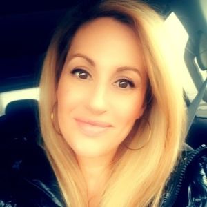 Meet your Posher, Rena